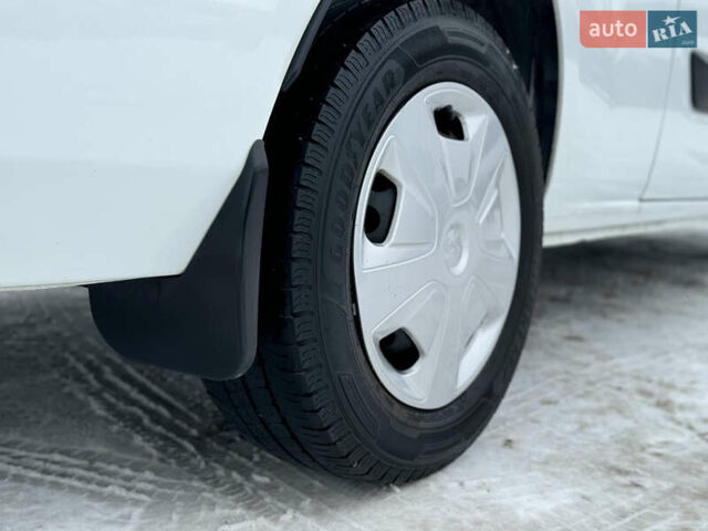 Белый Форд Транзит Кастом, объемом двигателя 2 л и пробегом 230 тыс. км за 21500 $, фото 17 на Automoto.ua