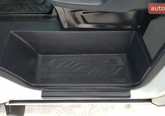 Белый Форд Транзит Кастом, объемом двигателя 2 л и пробегом 142 тыс. км за 18400 $, фото 36 на Automoto.ua