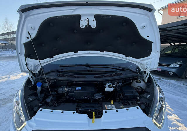 Белый Форд Транзит Кастом, объемом двигателя 2 л и пробегом 200 тыс. км за 16999 $, фото 30 на Automoto.ua