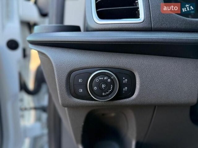 Білий Форд Транзит Кастом, об'ємом двигуна 2 л та пробігом 259 тис. км за 19999 $, фото 40 на Automoto.ua