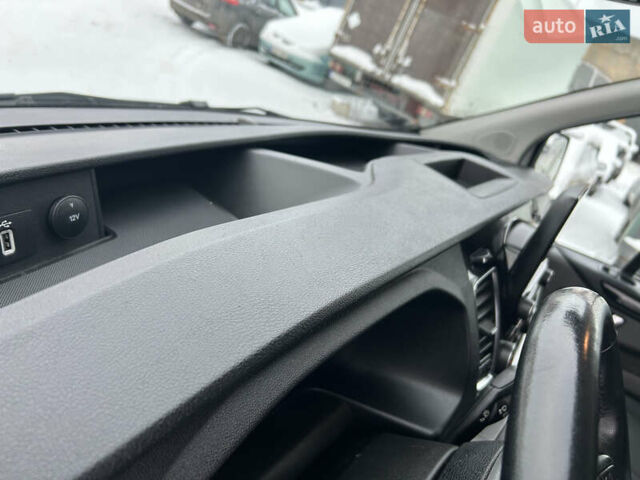 Белый Форд Транзит Кастом, объемом двигателя 2 л и пробегом 178 тыс. км за 18900 $, фото 26 на Automoto.ua