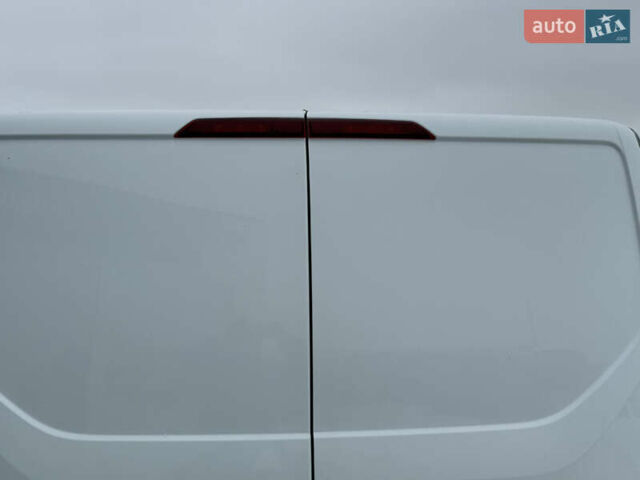 Белый Форд Транзит Кастом, объемом двигателя 2 л и пробегом 230 тыс. км за 21500 $, фото 11 на Automoto.ua