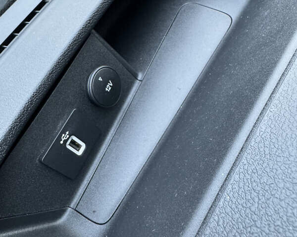 Форд Транзит Кастом 2022 у Києві на Automoto.ua Білий Форд Транзит Кастом, об'ємом двигуна 2 л та пробігом 217 тис. км за 19500 $, фото 25 на Automoto.ua