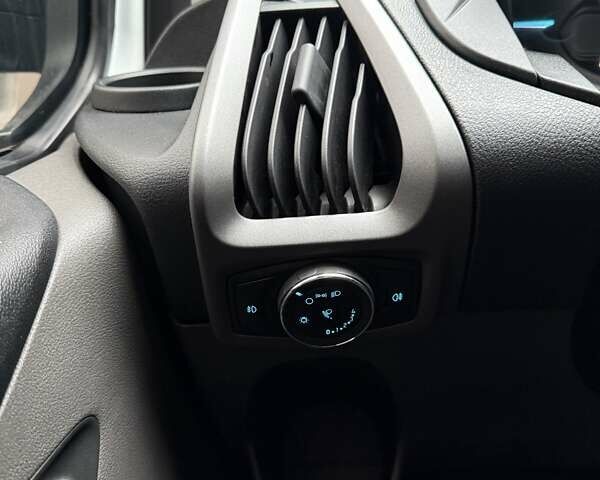 Белый Форд Транзит Кастом, объемом двигателя 2.2 л и пробегом 16 тыс. км за 27797 $, фото 21 на Automoto.ua