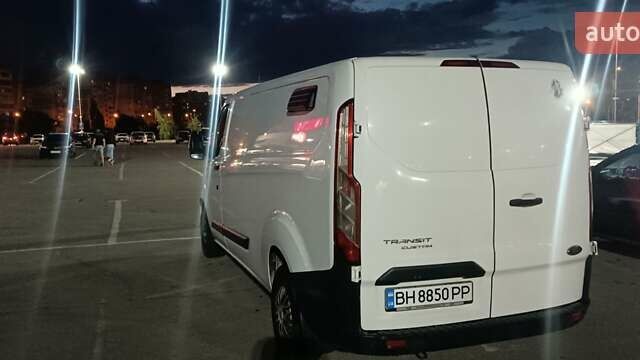 Білий Форд Транзит Кастом, об'ємом двигуна 2.2 л та пробігом 230 тис. км за 11000 $, фото 3 на Automoto.ua