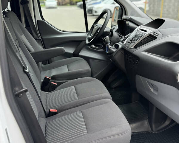 Форд Транзит Кастом 2015 в Ровно на Automoto.ua Белый Форд Транзит Кастом, объемом двигателя 2.2 л и пробегом 279 тыс. км за 11700 $, фото 22 на Automoto.ua