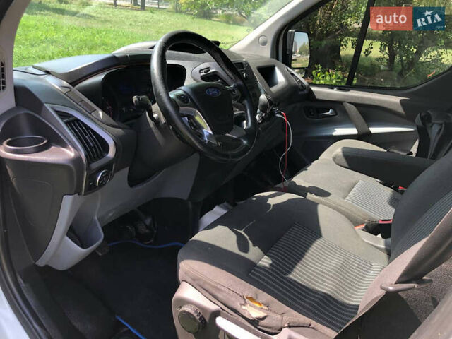 Белый Форд Транзит Кастом, объемом двигателя 2.2 л и пробегом 415 тыс. км за 11400 $, фото 8 на Automoto.ua