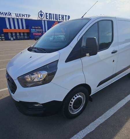 Белый Форд Транзит Кастом, объемом двигателя 2 л и пробегом 216 тыс. км за 9998 $, фото 1 на Automoto.ua