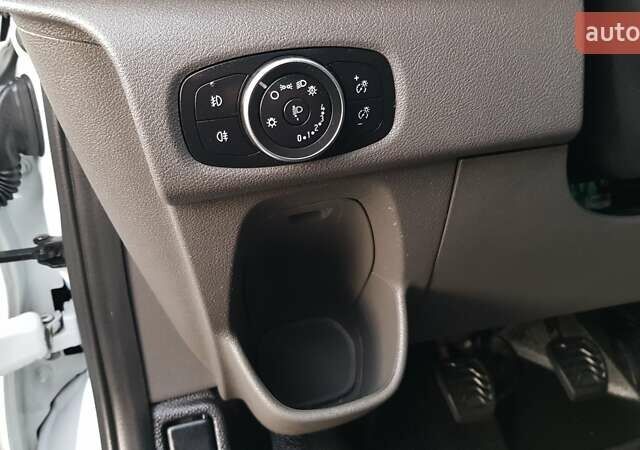 Форд Транзит Кастом 2019 в Виннице на Automoto.ua Белый Форд Транзит Кастом, объемом двигателя 2 л и пробегом 185 тыс. км за 18900 $, фото 11 на Automoto.ua