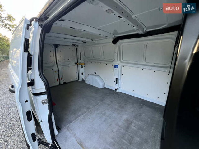 Белый Форд Транзит Кастом, объемом двигателя 2 л и пробегом 150 тыс. км за 17900 $, фото 16 на Automoto.ua