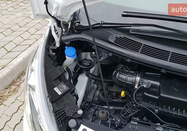 Белый Форд Транзит Кастом, объемом двигателя 2 л и пробегом 145 тыс. км за 16900 $, фото 53 на Automoto.ua