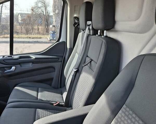 Белый Форд Транзит Кастом, объемом двигателя 2 л и пробегом 264 тыс. км за 15500 $, фото 27 на Automoto.ua