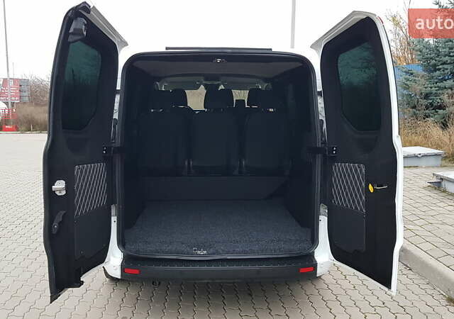 Белый Форд Транзит Кастом, объемом двигателя 2 л и пробегом 145 тыс. км за 16900 $, фото 5 на Automoto.ua