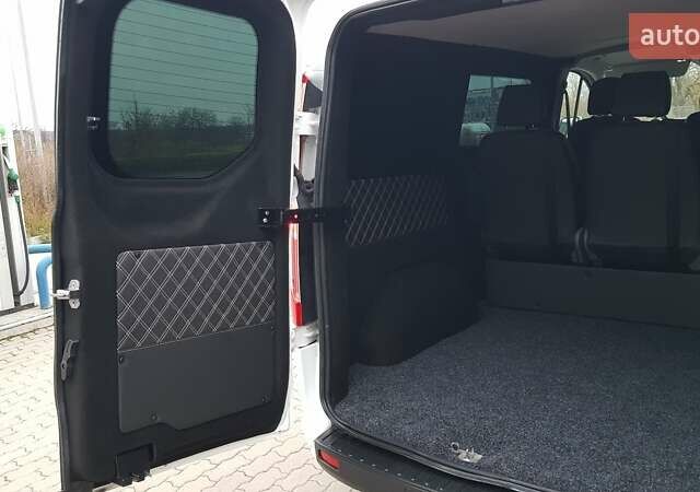 Белый Форд Транзит Кастом, объемом двигателя 2 л и пробегом 145 тыс. км за 16900 $, фото 49 на Automoto.ua