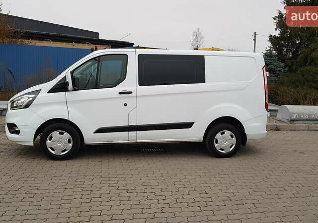 Белый Форд Транзит Кастом, объемом двигателя 2 л и пробегом 145 тыс. км за 16900 $, фото 1 на Automoto.ua