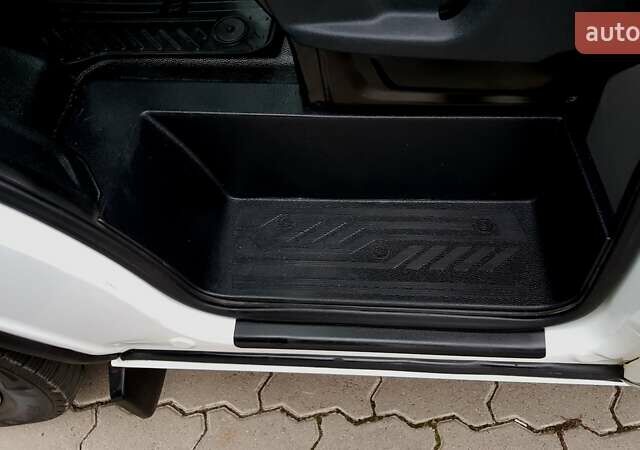 Белый Форд Транзит Кастом, объемом двигателя 2 л и пробегом 145 тыс. км за 16900 $, фото 37 на Automoto.ua