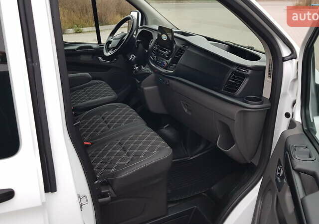 Белый Форд Транзит Кастом, объемом двигателя 2 л и пробегом 145 тыс. км за 16900 $, фото 3 на Automoto.ua