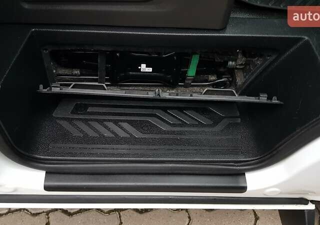 Белый Форд Транзит Кастом, объемом двигателя 2 л и пробегом 145 тыс. км за 16900 $, фото 43 на Automoto.ua