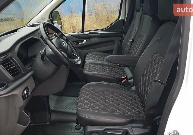 Белый Форд Транзит Кастом, объемом двигателя 2 л и пробегом 145 тыс. км за 16900 $, фото 2 на Automoto.ua