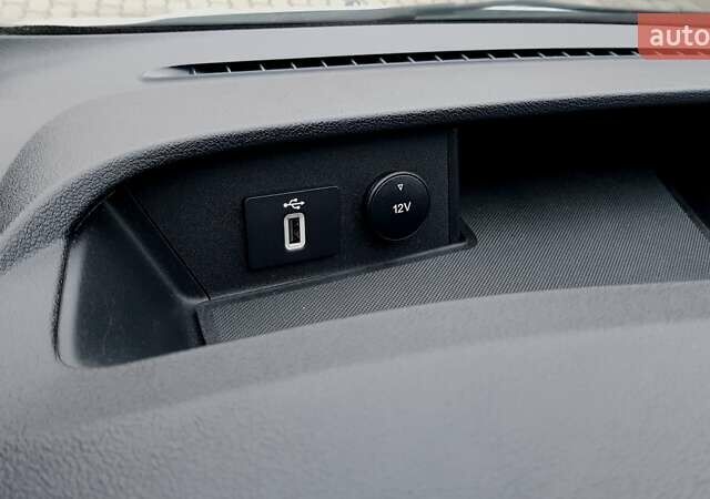 Белый Форд Транзит Кастом, объемом двигателя 2 л и пробегом 145 тыс. км за 16900 $, фото 16 на Automoto.ua