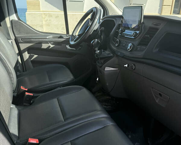 Белый Форд Транзит Кастом, объемом двигателя 2 л и пробегом 55 тыс. км за 19600 $, фото 5 на Automoto.ua