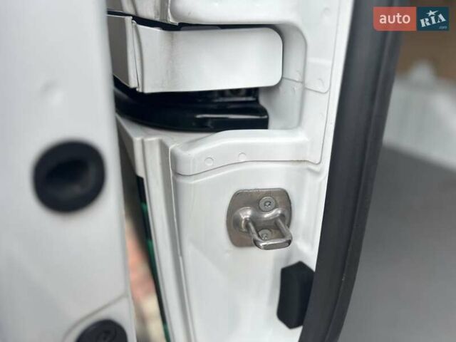 Білий Форд Транзит Кастом, об'ємом двигуна 2 л та пробігом 120 тис. км за 22500 $, фото 13 на Automoto.ua