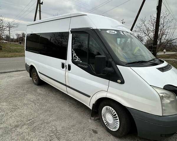 Белый Форд Транзит Кастом, объемом двигателя 2.2 л и пробегом 250 тыс. км за 8500 $, фото 2 на Automoto.ua