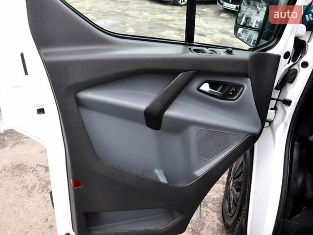 Белый Форд Транзит Кастом, объемом двигателя 2.2 л и пробегом 270 тыс. км за 10500 $, фото 14 на Automoto.ua