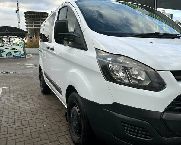 Білий Форд Транзит Кастом, об'ємом двигуна 2.2 л та пробігом 263 тис. км за 11500 $, фото 1 на Automoto.ua