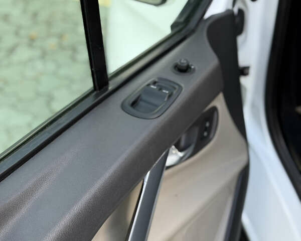 Белый Форд Транзит Кастом, объемом двигателя 2.2 л и пробегом 196 тыс. км за 16800 $, фото 26 на Automoto.ua