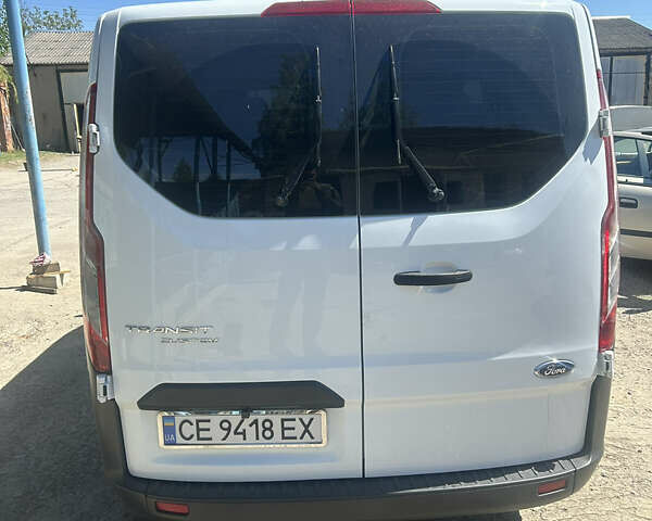 Белый Форд Транзит Кастом, объемом двигателя 2.2 л и пробегом 195 тыс. км за 15000 $, фото 3 на Automoto.ua