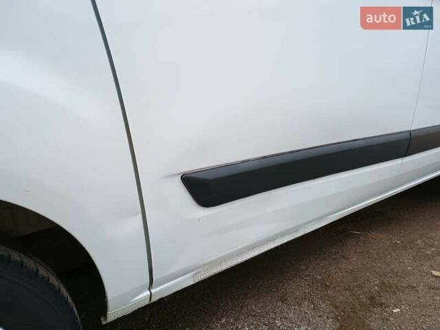 Белый Форд Транзит Кастом, объемом двигателя 2.2 л и пробегом 205 тыс. км за 9900 $, фото 7 на Automoto.ua