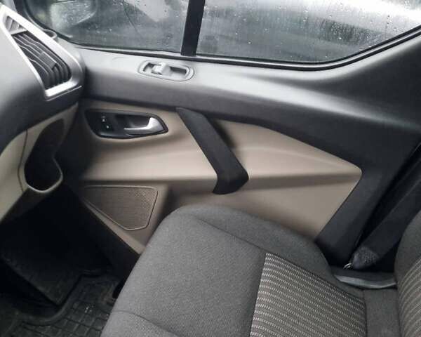 Белый Форд Транзит Кастом, объемом двигателя 2.2 л и пробегом 220 тыс. км за 15000 $, фото 11 на Automoto.ua