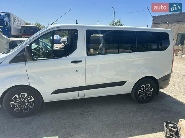 Белый Форд Транзит Кастом, объемом двигателя 2.2 л и пробегом 195 тыс. км за 15000 $, фото 6 на Automoto.ua