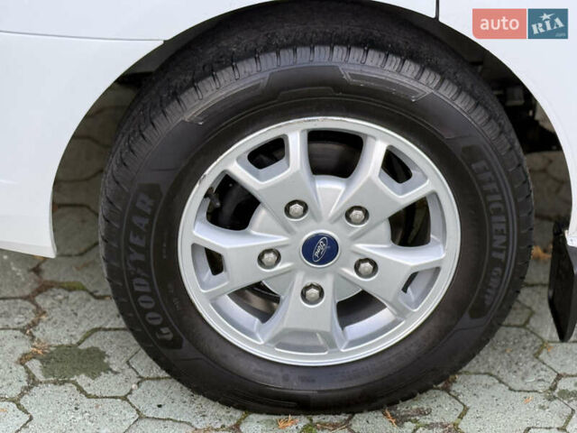 Белый Форд Транзит Кастом, объемом двигателя 2.2 л и пробегом 196 тыс. км за 16800 $, фото 15 на Automoto.ua