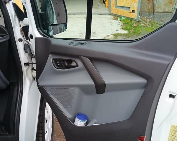 Белый Форд Транзит Кастом, объемом двигателя 2.2 л и пробегом 205 тыс. км за 9900 $, фото 17 на Automoto.ua