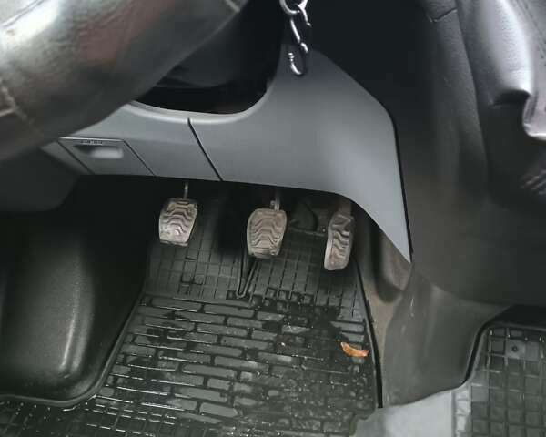 Белый Форд Транзит Кастом, объемом двигателя 2.2 л и пробегом 205 тыс. км за 9900 $, фото 16 на Automoto.ua