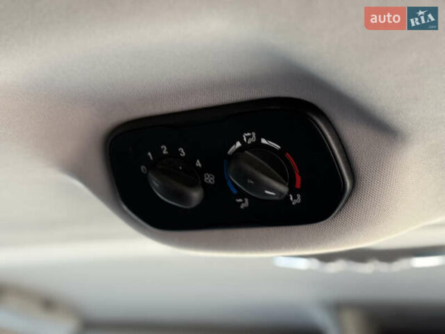 Белый Форд Транзит Кастом, объемом двигателя 2.2 л и пробегом 196 тыс. км за 16800 $, фото 62 на Automoto.ua