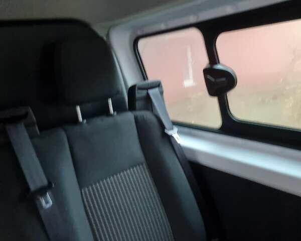 Белый Форд Транзит Кастом, объемом двигателя 2.2 л и пробегом 220 тыс. км за 15000 $, фото 7 на Automoto.ua