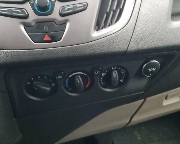 Белый Форд Транзит Кастом, объемом двигателя 2.2 л и пробегом 220 тыс. км за 15000 $, фото 6 на Automoto.ua