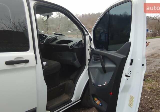 Білий Форд Транзит Кастом, об'ємом двигуна 2.2 л та пробігом 230 тис. км за 14000 $, фото 5 на Automoto.ua