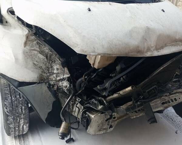 Білий Форд Транзит Кастом, об'ємом двигуна 2.2 л та пробігом 276 тис. км за 5500 $, фото 3 на Automoto.ua