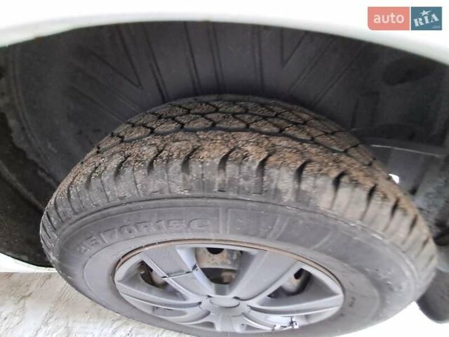 Белый Форд Транзит Кастом, объемом двигателя 2.2 л и пробегом 208 тыс. км за 15300 $, фото 19 на Automoto.ua