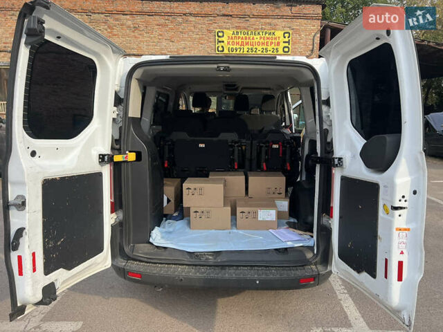 Белый Форд Транзит Кастом, объемом двигателя 2.2 л и пробегом 330 тыс. км за 13100 $, фото 4 на Automoto.ua