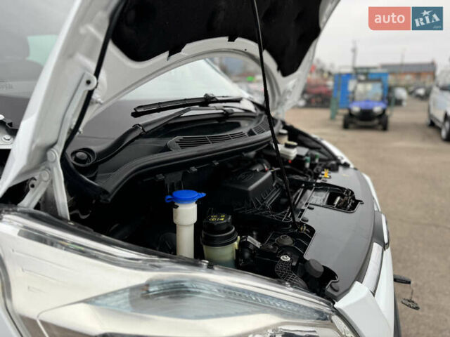 Білий Форд Транзит Кастом, об'ємом двигуна 2.2 л та пробігом 191 тис. км за 16800 $, фото 102 на Automoto.ua