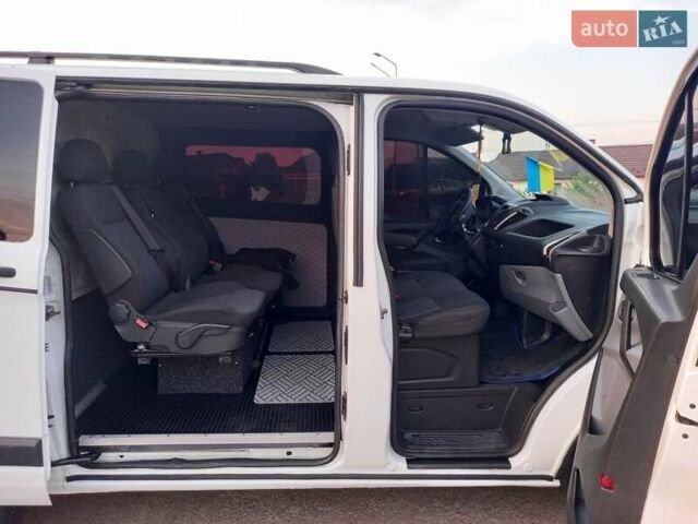 Білий Форд Транзит Кастом, об'ємом двигуна 2.2 л та пробігом 375 тис. км за 12700 $, фото 13 на Automoto.ua