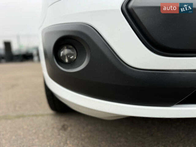 Білий Форд Транзит Кастом, об'ємом двигуна 2.2 л та пробігом 191 тис. км за 16800 $, фото 18 на Automoto.ua