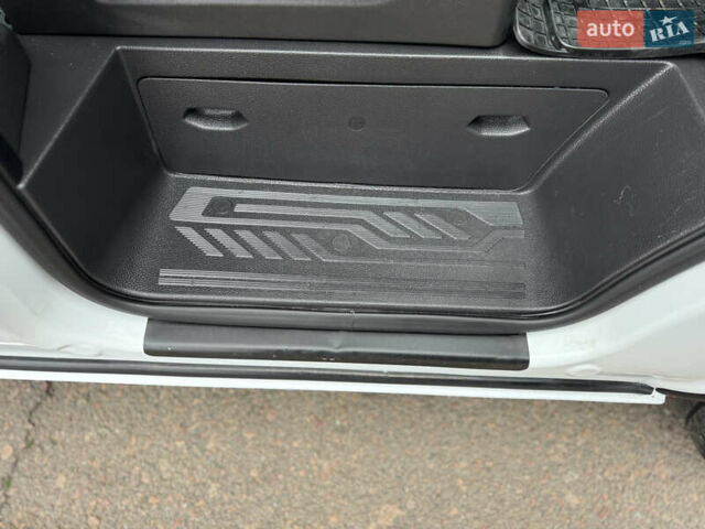 Білий Форд Транзит Кастом, об'ємом двигуна 2.2 л та пробігом 191 тис. км за 16800 $, фото 63 на Automoto.ua