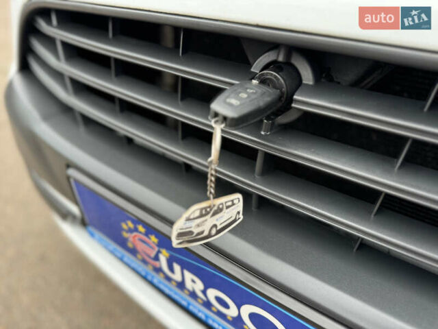 Білий Форд Транзит Кастом, об'ємом двигуна 2.2 л та пробігом 191 тис. км за 16800 $, фото 103 на Automoto.ua