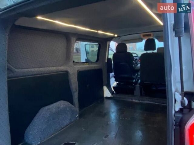 Белый Форд Транзит Кастом, объемом двигателя 2.2 л и пробегом 406 тыс. км за 14000 $, фото 10 на Automoto.ua